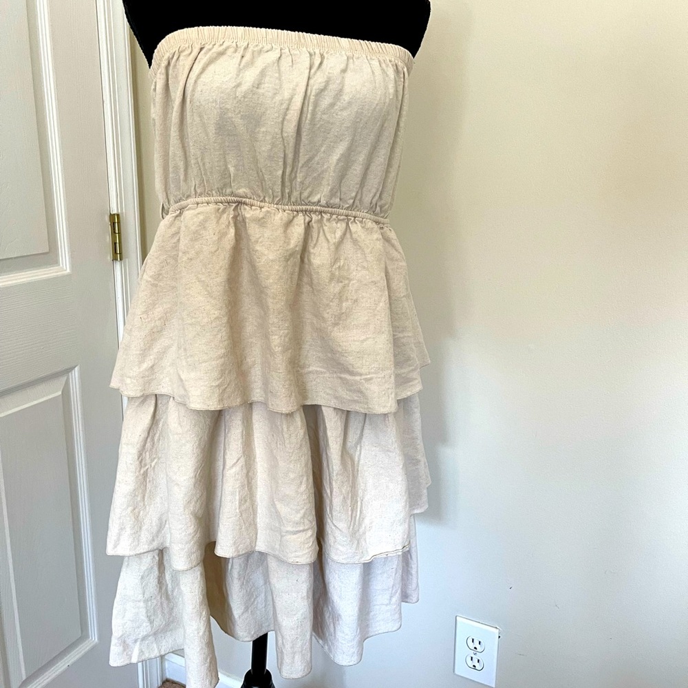 Woman’s Strapless dress